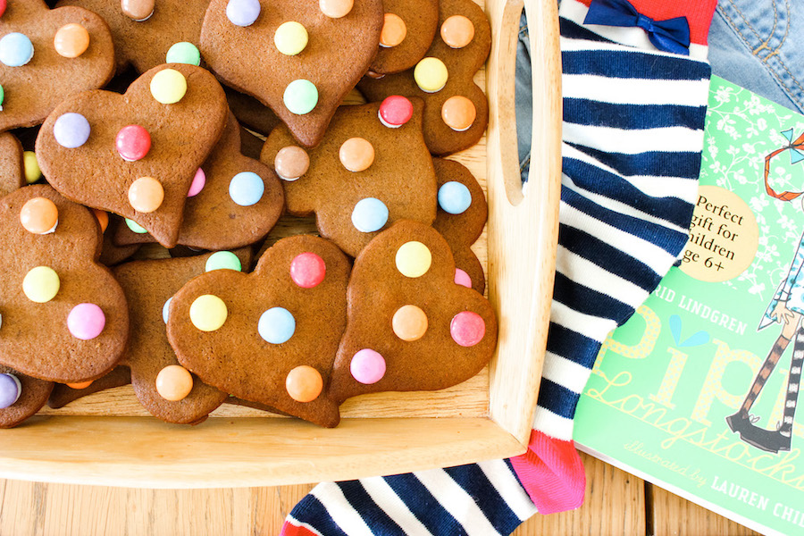 Gingerbread Hearts on a wooden tray